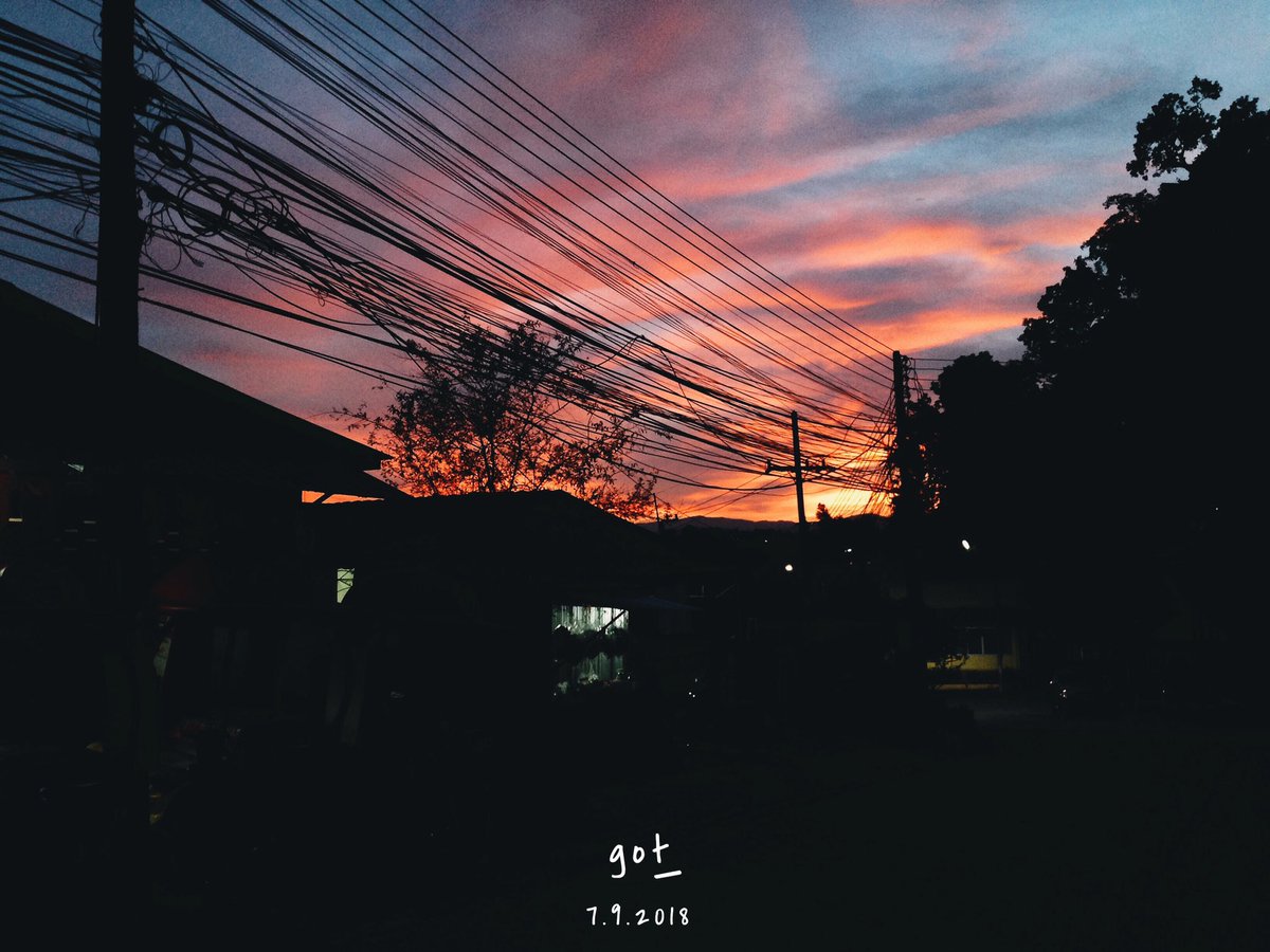 got_____'s tweet photo. ⠀⠀⠀

⠀⠀แสงสุดท้ายของวันศุกร์ . . 

⠀⠀⠀ https://t.co/eIka14wGu8