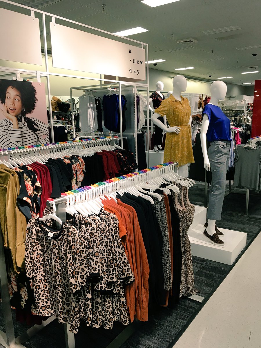 #ANewDay gets a refresh. Love the classy new fixture! 👜🎯❤️ #T0171 <a href="/Kunsman/">Laura Kunsman</a> <a href="/dmasin88/">apexcreationnetwork</a>