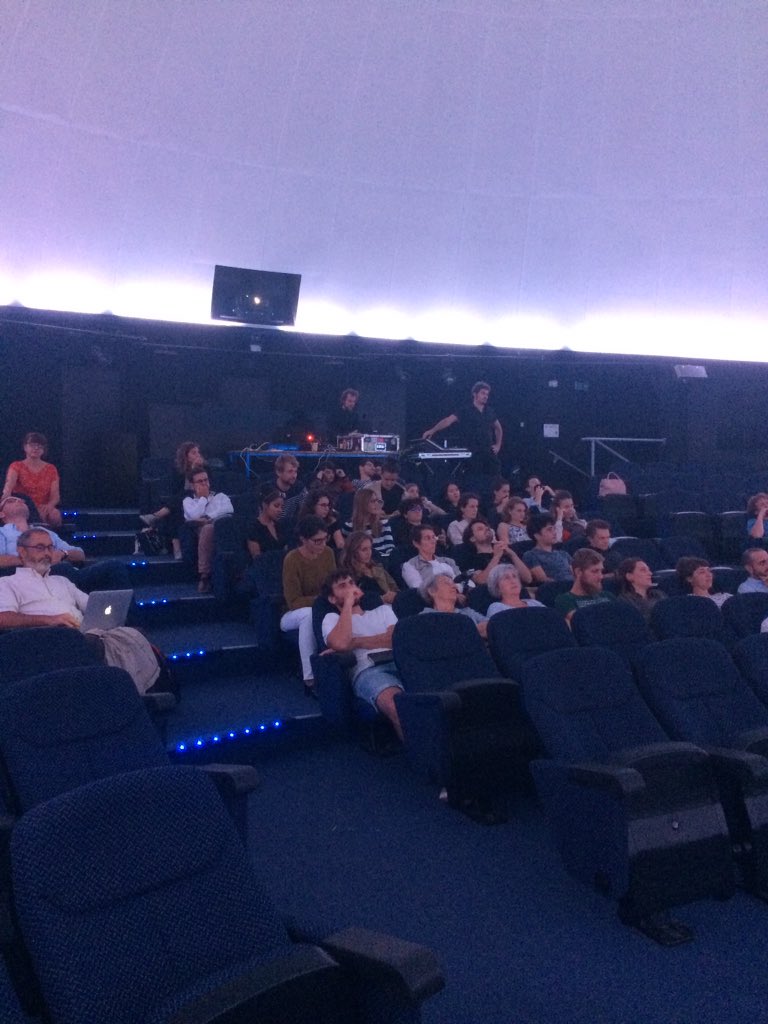Bien installé pour la restitution de l'école d'été "Politiques des ambiances urbaines" #ecolelyonville #planetarium