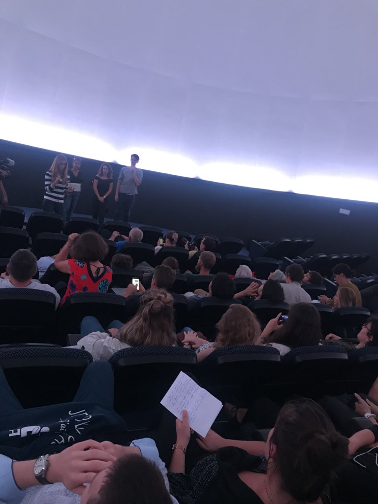 Les étudiants d’horizons disciplinaires et géographiques différents présentent leur travail réalisé durant l’école d’été à Lyon soutenue par l’Ecole urbaine de Lyon @EcoleUrbaine
<a href="/PlanetariumVV/">Le Planétarium</a> <a href="/AADNLyon/">AADN - Arts & Cultures Numériques</a> <a href="/LabExIMU/">LabEx IMU</a> @EcoleUrbaine <a href="/umons/">Uga Mons</a> <a href="/univ_lyon2/">Université Lumière Lyon 2</a> <a href="/UniversiteLiege/">Université de Liège</a>
#ecolelyonville