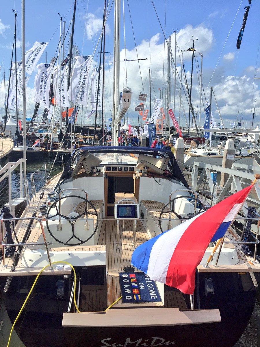 Op bezoek bij <a href="/HISWAtewater/">Hiswa te Water</a> samen met <a href="/HaroldHofstra/">Harold Hofstra</a> Interessante gesprekken met exposanten in de haven en gastvrije begeleiding van zeilster  <a href="/AnnemiekeBes/">Annemieke Bes</a>. <a href="/Bataviahaven/">Bataviahaven</a> is een geweldige plek voor dit evenement! Komt dat zien!