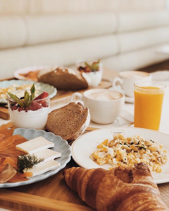 On weekends, We brunch! Ya seas de dulce o de salado, de huevos fritos o revueltos, de tostadas o de croissant… ¡En Crustó tenemos el brunch perfecto para ti! 5 opciones distintas entre las que elegir, acompañadas de los mejores smoothies y tés fríos. 📷: @manufacturado_ #crustó