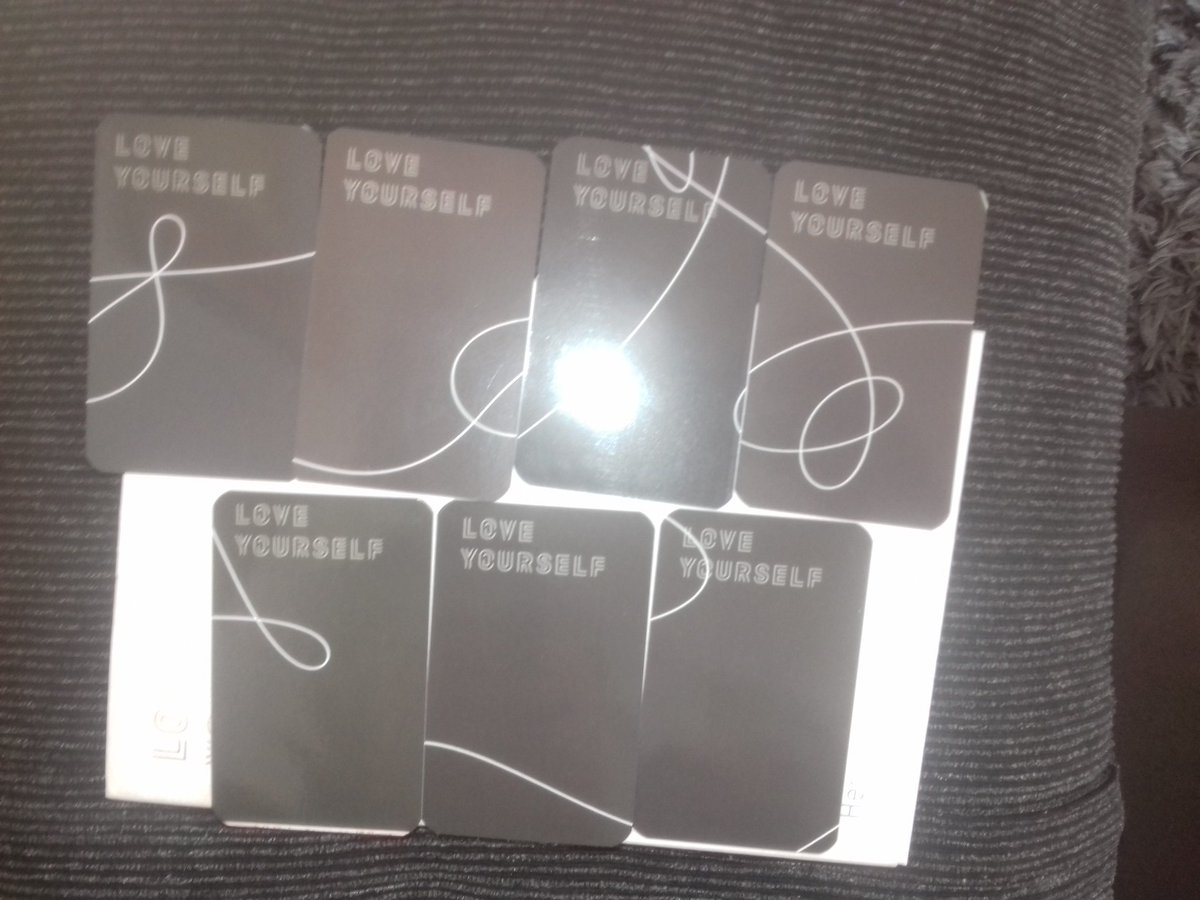 Gee_KStoree's tweet photo. [RÉPLICAS] Réplicas dos cards do BTS Love Yourself Tear 

[💰] 3 reais cada réplica 
[💳] em até 12 vezes no cartão.
[✈️] 10 de frete nacional com rastreio. 

COMPRA POR DM!!!!!! https://t.co/nmQjjAaNDi