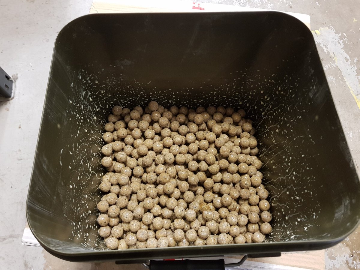 addressedcarp's tweet photo. A bit of @CoreBaits_uk #CORE weekend prep. #GetOnTheCore https://t.co/qxfxI1owi5