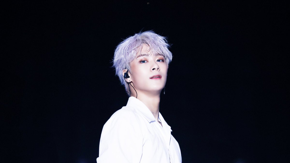 bin_folder's tweet image. [HQ] 180901 인천한류콘서트 INK 아스트로 문빈

현재 헤더로 사용하고 있는 사진인데,
폰 배경과 컴퓨터 배경화면 사이즈로 크롭하여 올려봅니다💕
언제봐도 기분 좋은 잉크 문빈💜
@offclASTRO

#아스트로 #문빈 #ASTRO #MOONBIN #인천한류콘서트 #INK #ムンビン