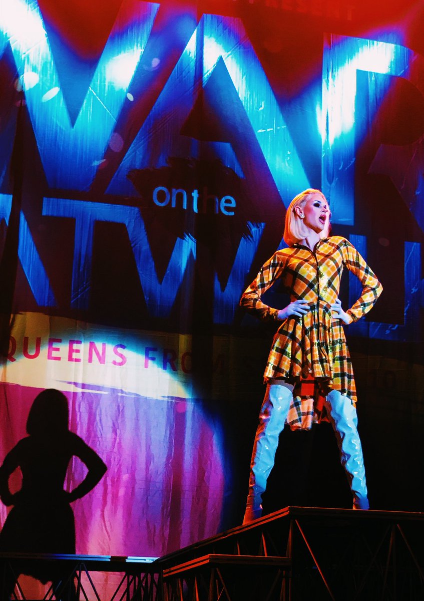 totallybaylee's tweet photo. i’m convinced that @BlairStClair is literally god 
-
#waronthecatwalk @MPPresent https://t.co/r2NYsvRtLf