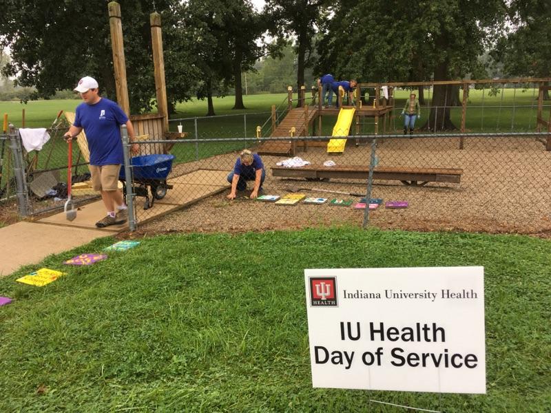 IUHealthECR's tweet image. Rain won't stop the IU Health Jay team for beautifying the preschool playground at Jay HS! #DaysofService @IUHealthTeam