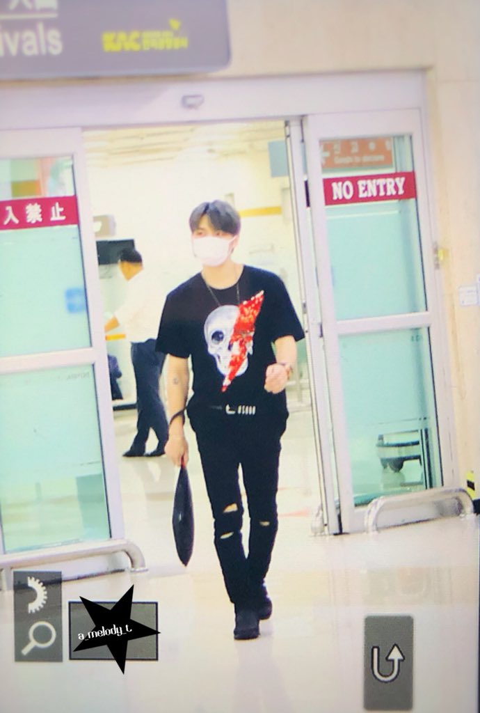 a_melody_t's tweet photo. preview✟
180907 김포 입국
#jj #김재중 #ジェジュン
 (@bornfreeonekiss)

오빠 수고했어요>~< https://t.co/JtCalO8bxa