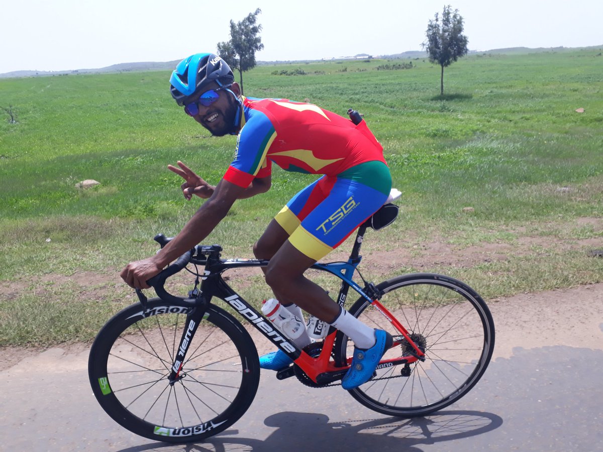 Metkel_eyob's tweet photo. My new national team jarsy form CCN 😉. #love #Eri🇪🇷 https://t.co/QOLa6MnGSV