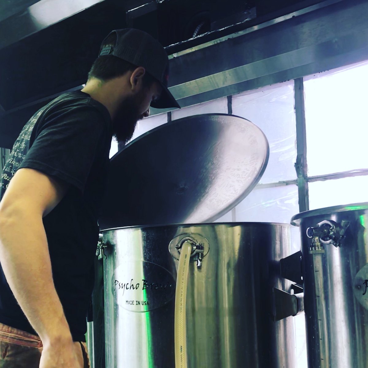 HopAsylum's tweet photo. Getting in a brew on #NationalBeerDay #DrinkLocal #BrewsBluesBBQsTonight https://t.co/vqBWtpKJDc
