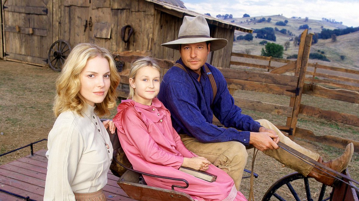 Любовь приходит тихо фильм 1 серия. Любовь приходит тихо фильм 1 серия. Любовь приходит тихо мисси. Любовь приходит тихо фильм 2003 постеры. Любовь приходит тихо 1.