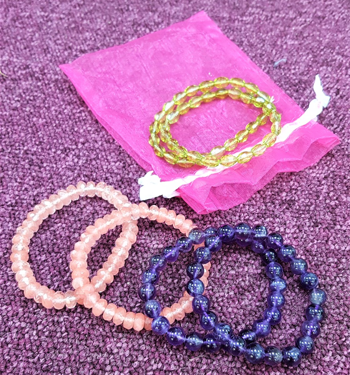 VHJewellers's tweet photo. Good vibes are contagious! 

Feel the power of positive energy with these beautiful #amethyst #peridot and #rosequartz bracelets! 

#positivevibes #goodenergy #bracelets #jewellery #heatonmoor https://t.co/BFjcHiSOzj