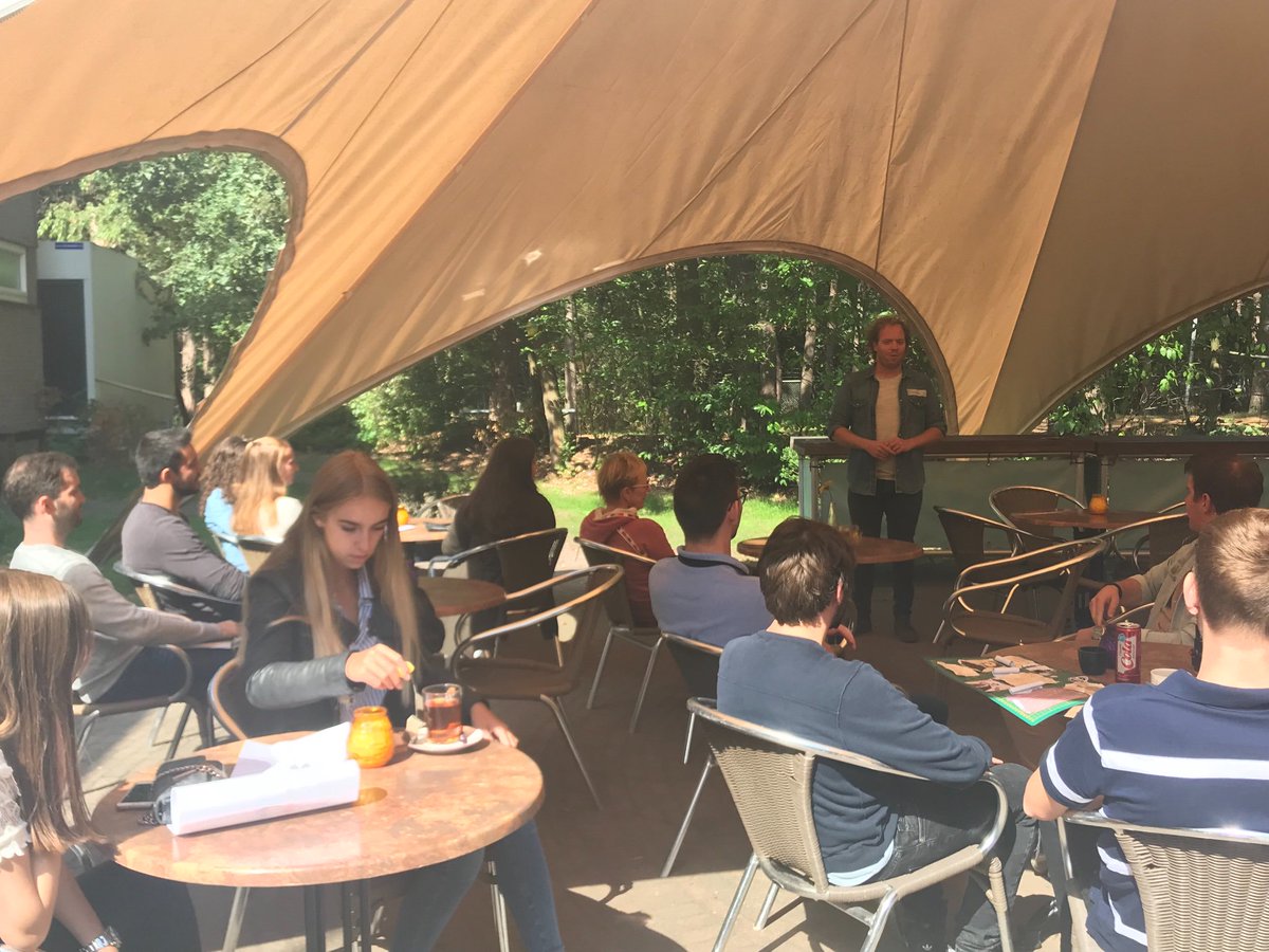 paulinerest's tweet photo. Kick off #honoursprogram #fhmm. Leuk om de eerste ideeen van de studenten te horen! https://t.co/cTSc7x4EmG
