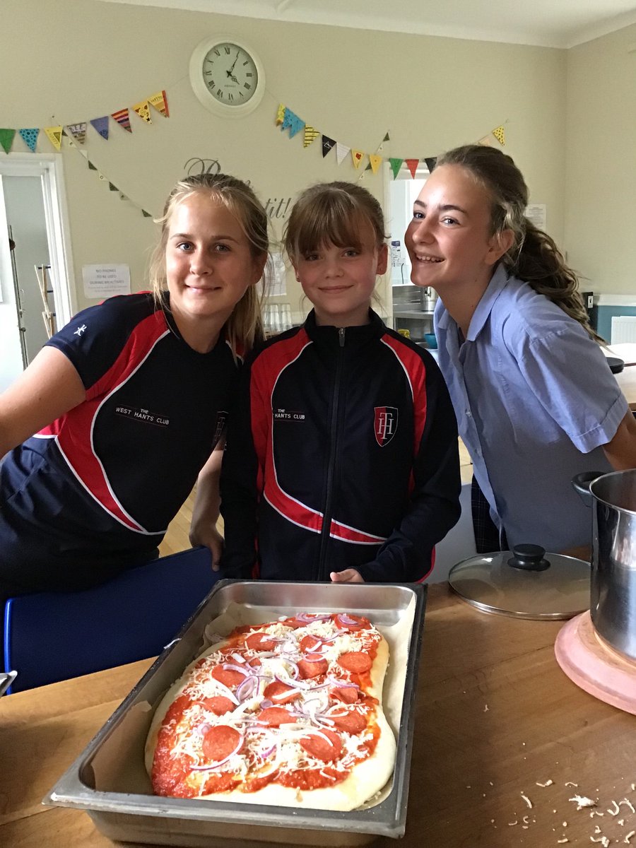THSch_Boarding's tweet photo. Pizza making after school - thanks chef!! #iloveboading #thboarding #THSch #pizzaislife https://t.co/69W8zU2Xdi