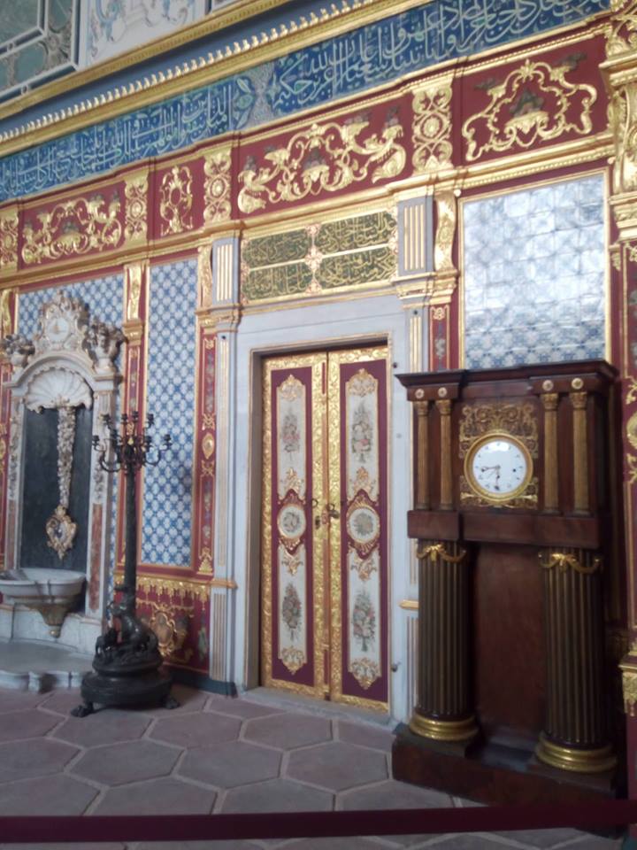 elif_mat's tweet photo. @GFluchter @Dominiquepucini @YaleBritishArt Thank you have a beautiful weekend💚
#Topkapi_Palace
with @bibliopola https://t.co/One0noKXpR
