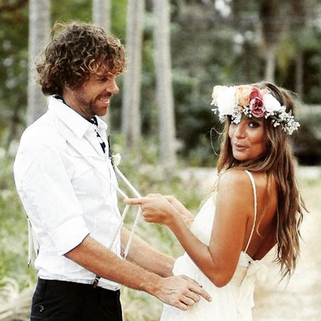 PoppyFragrance's tweet photo. That flower 👑.... create an organic scent that pairs with your wedding flowers and make it last! #desert35fragrances When you know its going to be the best day eva! 📸 @thecreativeloft.id #miamiwedding #miamiweddingplanner #scentyourday #customscent #organicscents #eaudeparfu… https://t.co/ZV6ZkzZUQr