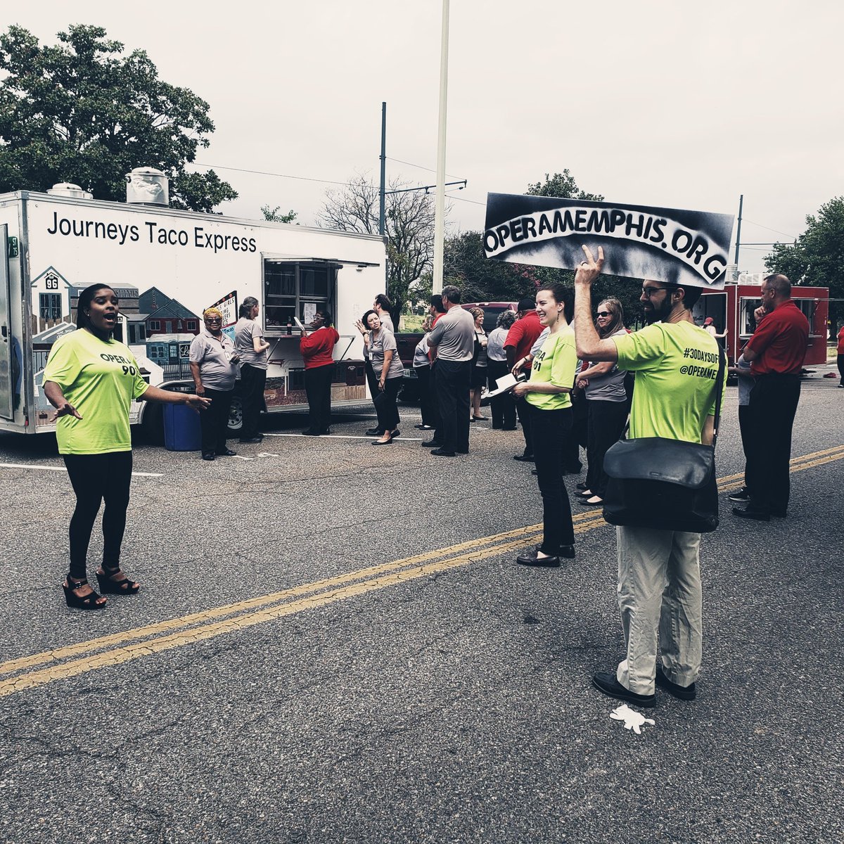 ChelsMillerSop's tweet photo. Singing for @autozone employees during a #foodtruck lunch! Thanks so much Autozone for all your amazing support!! #om2018 #opera901 #30DaysofOpera @operamemphis #opera #autozone #mississipi https://t.co/E3XhaGxy2r