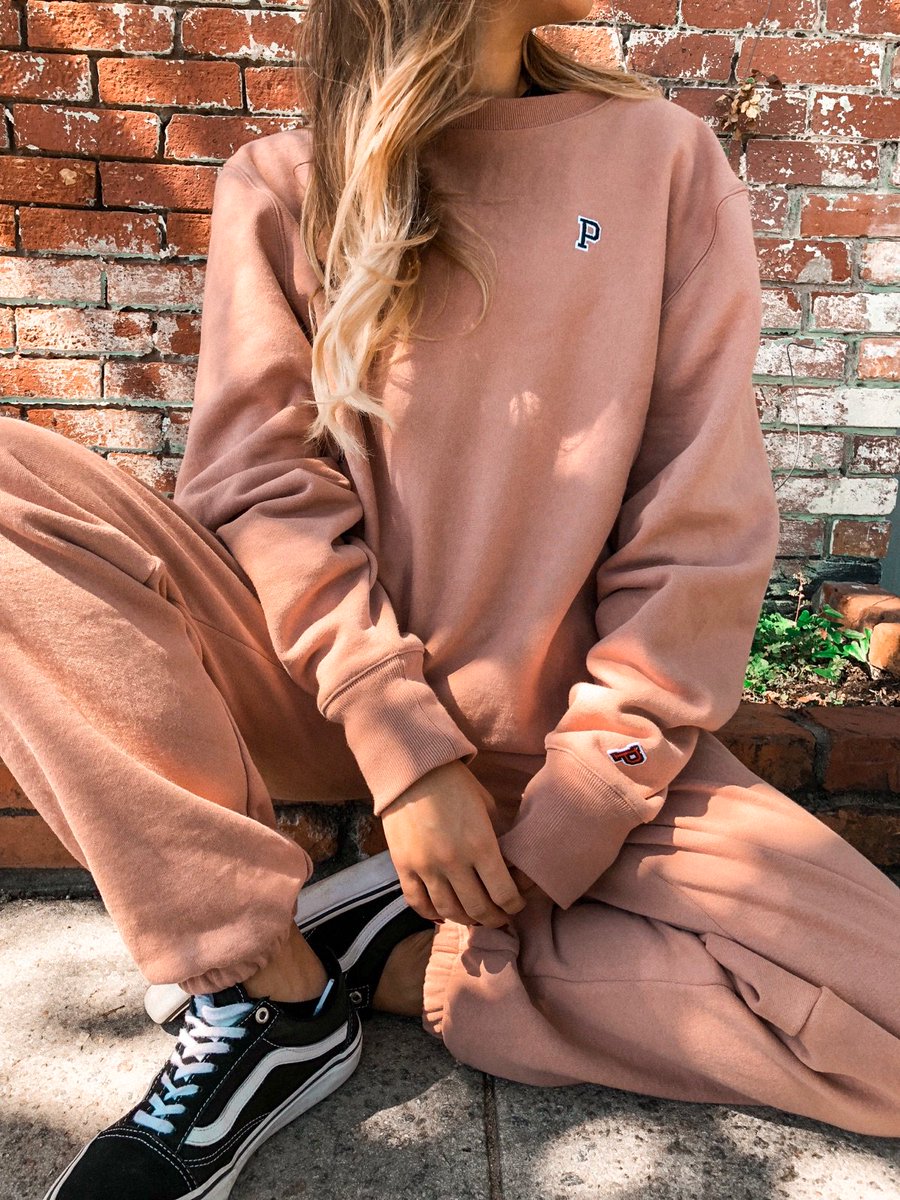 👀 what you’ll live in all semester. s.vspink.com/NEW