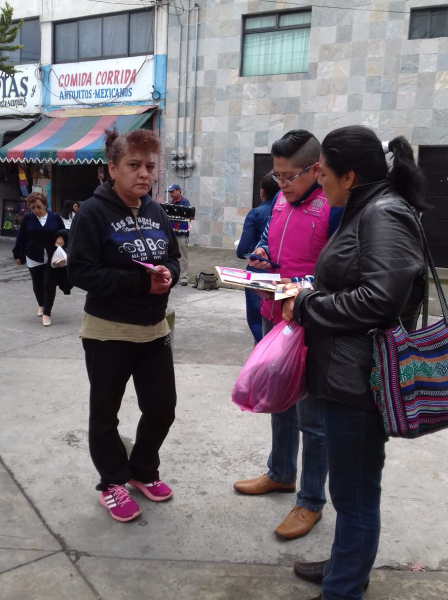 DiversidadCDMX's tweet photo. #UnaviCuajimalpa realiza jornada de difusión sobre los programas y servicios que ofrece la #DGIDS en la Col. Navidad y San Jose de los Cedros. https://t.co/GCl5MOh6SE