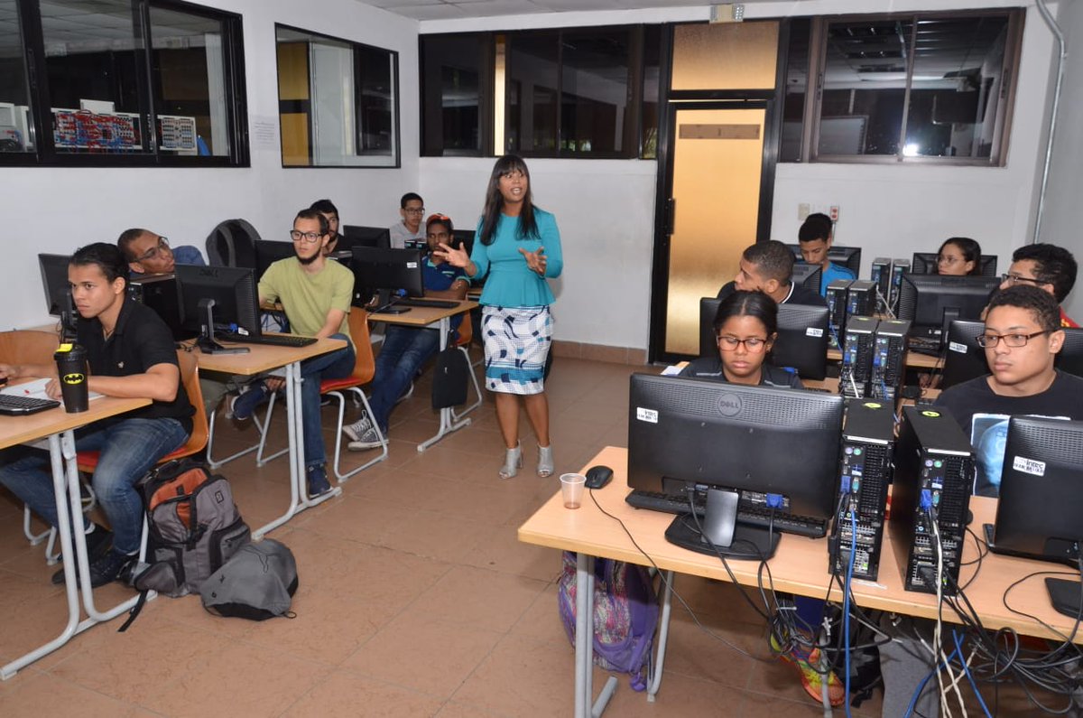 ceiintec's tweet photo. Taller de #Patentes a estudiantes de la carrera de Mecatrónica en promoción de la #InnovaciónTecnológica , facilitado por la Licenciada Dayanara Rivera del Centro de Apoyo a la Tecnología e Innovación #CATI de @OnapiRD #INTEC #Emprende #CEI #CEIINTEC #Emprendimiento #Innovación https://t.co/LExmnuC2oJ