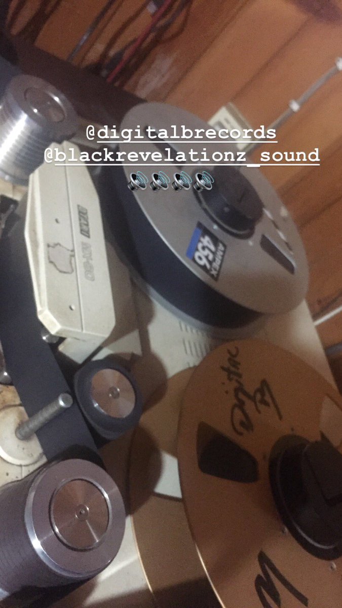 KingRasHim's tweet photo. https://t.co/PElYHltiRN #fleetstreet @sabukie_lifeyard @eyeball_lifeyard 
@djzim_jamrocksound 
#BlackRevelationZSound🔊 #LifeYard 🌱 #Lineage🦁 #XxtraHard 🚨#MakeMusicMakeHistory✅ #GoldnGoals 🔑 https://t.co/9PcXDzOOAL