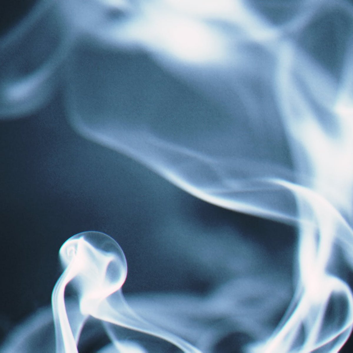 IvapeG's tweet image. Cloudy days ahead.