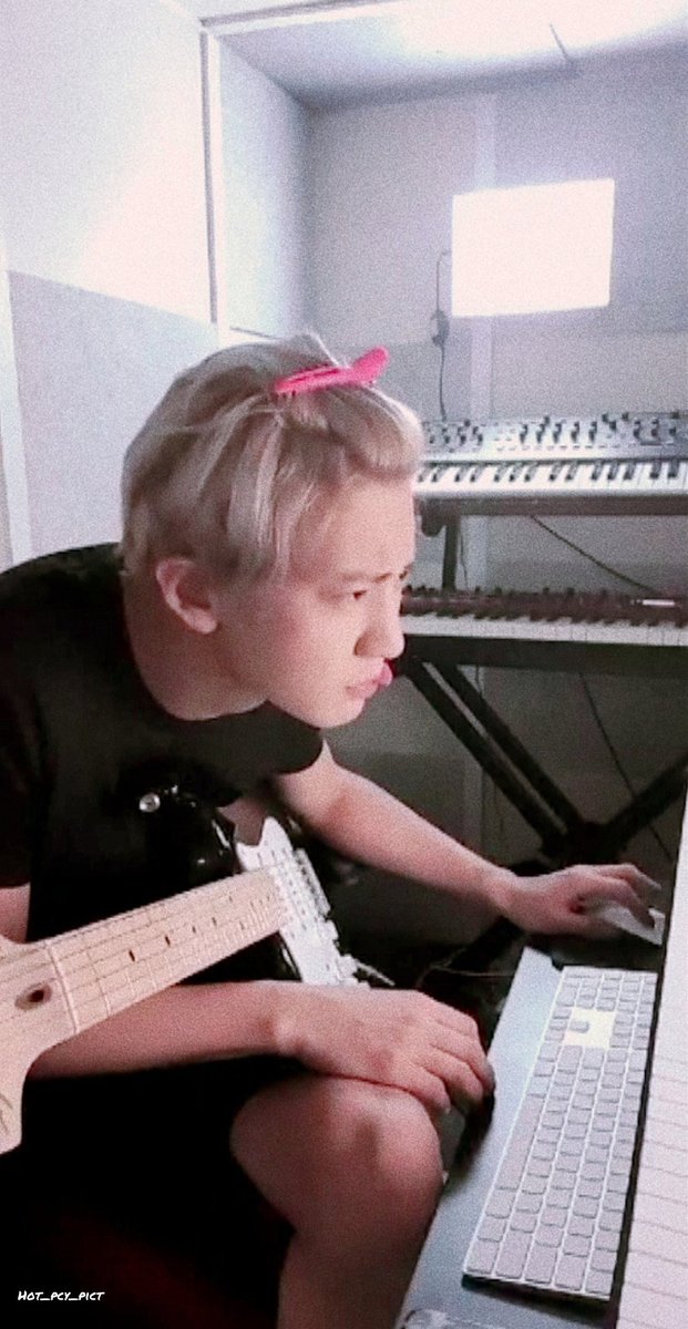 chanyeol pics tweet media