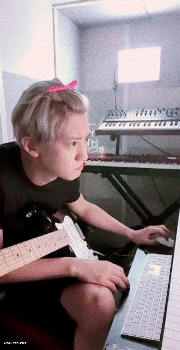 chanyeol pics tweet media