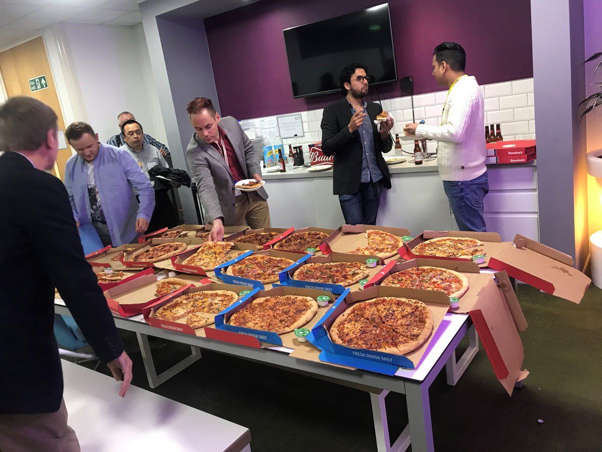 HackerX's tweet photo. Yesterday! #HackerX had an electric time in Oxford! We had fantastic discussions and a terrific collaborative atmosphere. Thank you @ElsevierConnect for being wonderful host! We look forward to seeing you again! #OxfordTech 🍕⚡ https://t.co/FleD4rQ2Rl