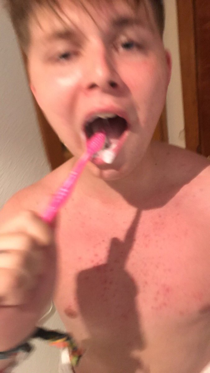 Robbie6laidlaw's tweet photo. Happy birthday brother, have a good one @keiranjeffers https://t.co/NPcqkQyviG