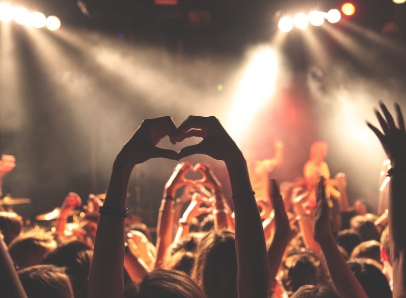 OurGivingProj's tweet photo. This is it! Enter now to win 2 front-row tickets to the @googoodolls show, or wish you did!
Click this link! https://t.co/X12MI5M5F8
.
#thegivingproject #give #habit #community #buffalony #buffalo #buffalove https://t.co/e1eBAUvszR