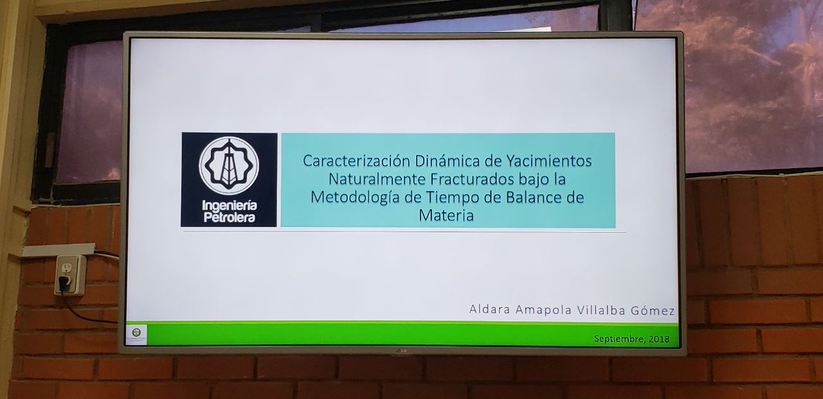 adhaara's tweet photo. Buenos días sólo quería decirles lo feliz que me siento porque mi bff bebé ya es oficialmente Ing. Petrolera, apenas es el comienzo @aldaraVGo  eres una chingona gord! 😍😍😍 https://t.co/aEusUOPNrn