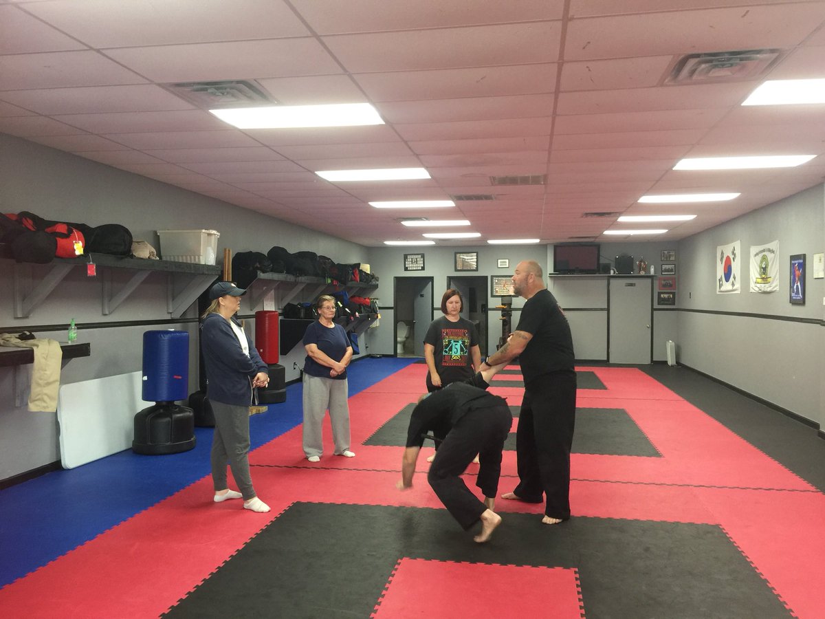 TheKey2Free's tweet photo. Self defense #K2Fmakingithappen https://t.co/FVGKQTWEnP