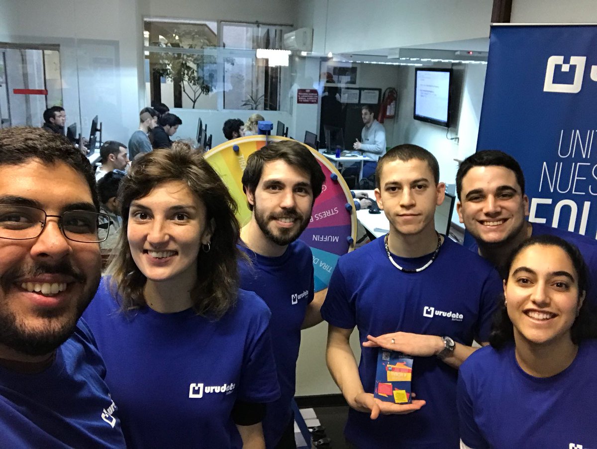 UrudataSoftware's tweet image. El equipo de Urudata Software estuvo presente en la feria de empleo de la ORT, gracias a todos los que se acercaron a nuestro stand y nuestros reclutadores! @nachito1493 @negolas9 @spassarop  #feriaort #urudatasoftware #uniteanuestroequipo