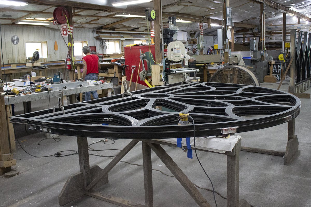 BovardStudio's tweet image. Our custom aluminum frame for our Illinois clients is coming along! This frame will replace the damaged wood frame and house the former window’s stained glass that Bovard Studio artists will expertly restore.

 #customwindow #artwindow #cathedralwindow #gothicart #gothicwindow