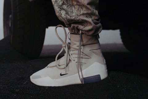 urbanvok's tweet photo. #Fearofgod #nike #shoes #fashion

A Closer Look at Fear of God's First Collaboration with Nike

https://t.co/wwCfkgqKcc https://t.co/VwXKcTWSY6