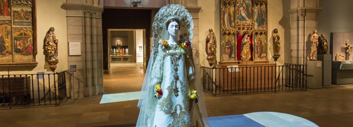 metmuseum's tweet photo. To coincide with New York Fashion Week, we're launching #EmptyMet: Fashion Weekend, which gives private access to #MetHeavenlyBodies before the Museum opens to the public, on September 8 and 9, from 8:30 to 10 a.m. https://t.co/MwJDMFJvvD #NYFW https://t.co/Qgz9JgyZjW