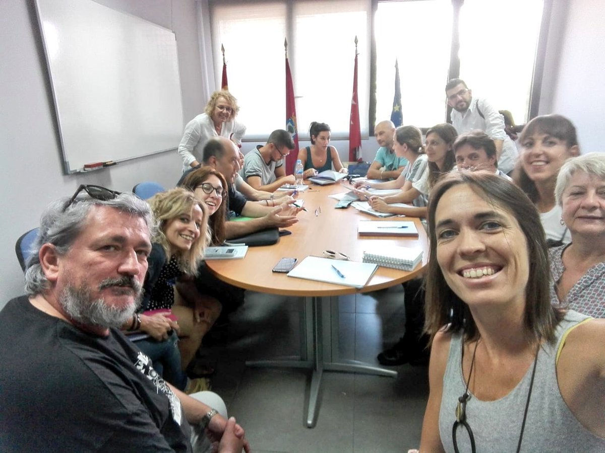 PADJoven_'s tweet photo. ¡Arrancamos!
El equipo @QuiereTMucho prepara y programa el nuevo #CursoEscolar cargado de energías. ¡Síguenos! 💙💙💙 https://t.co/Aav0ilI0bD