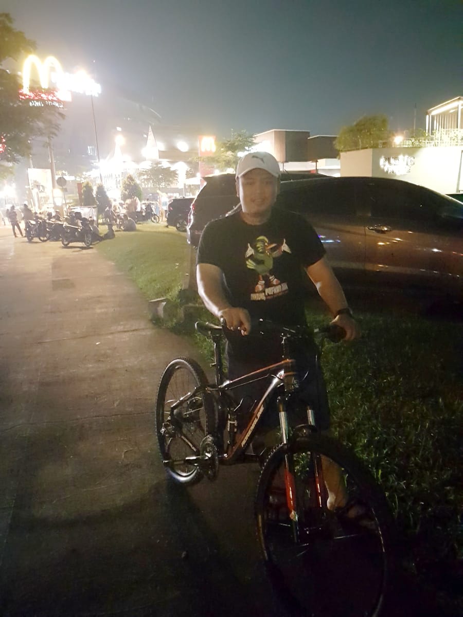 Pagi sampai sore beraktifitas dikantor malam hari walau hanya sebentar sempatkan untuk berolahraga...