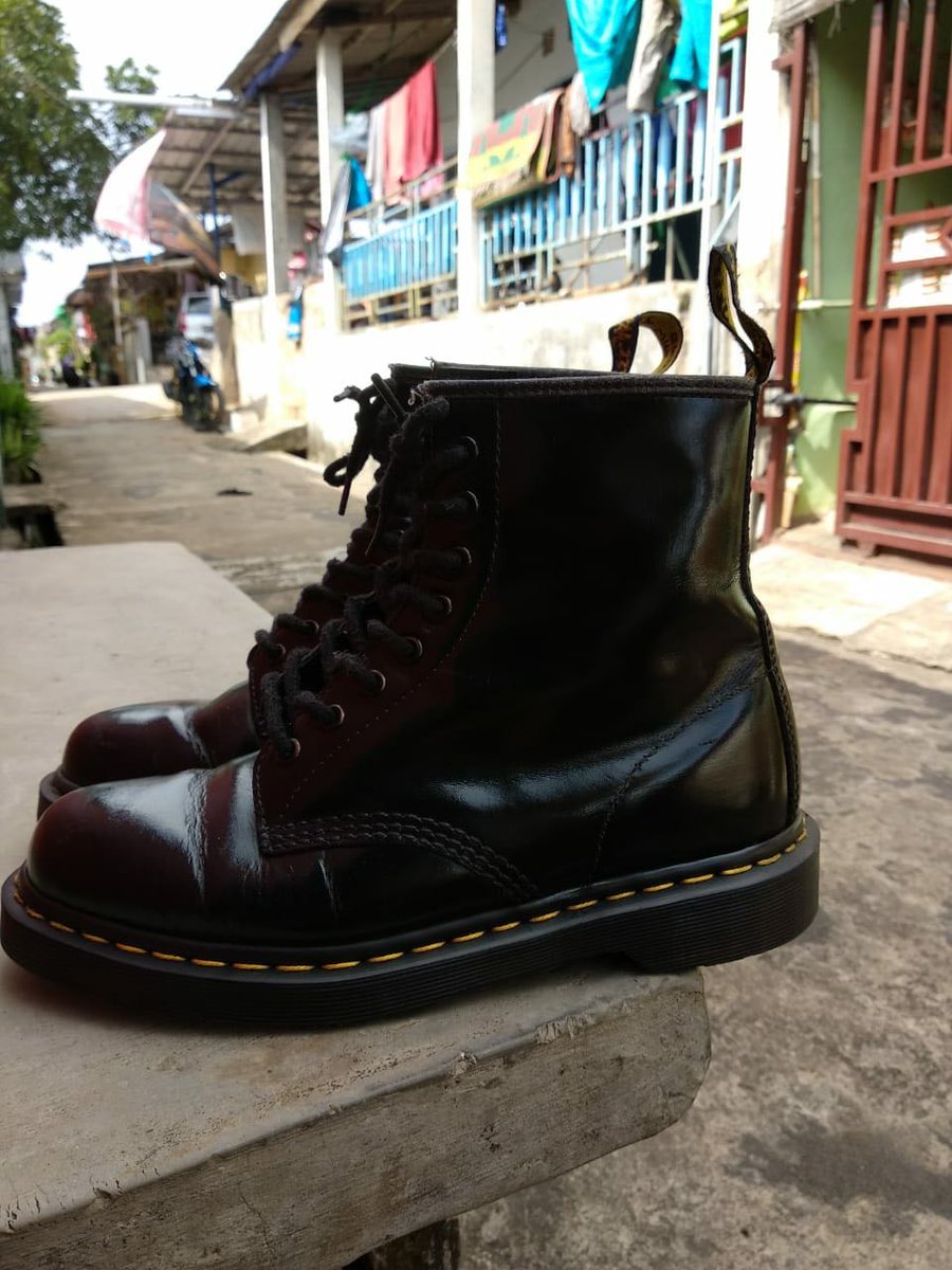 _vivahate's tweet image. For sale
Docmart size 6uk / 40
Cocok buat liat booze and glory
Murah aja minat?  085815282704
#Jualdocmart #indonesiaskinhead #docmartmurah #punk