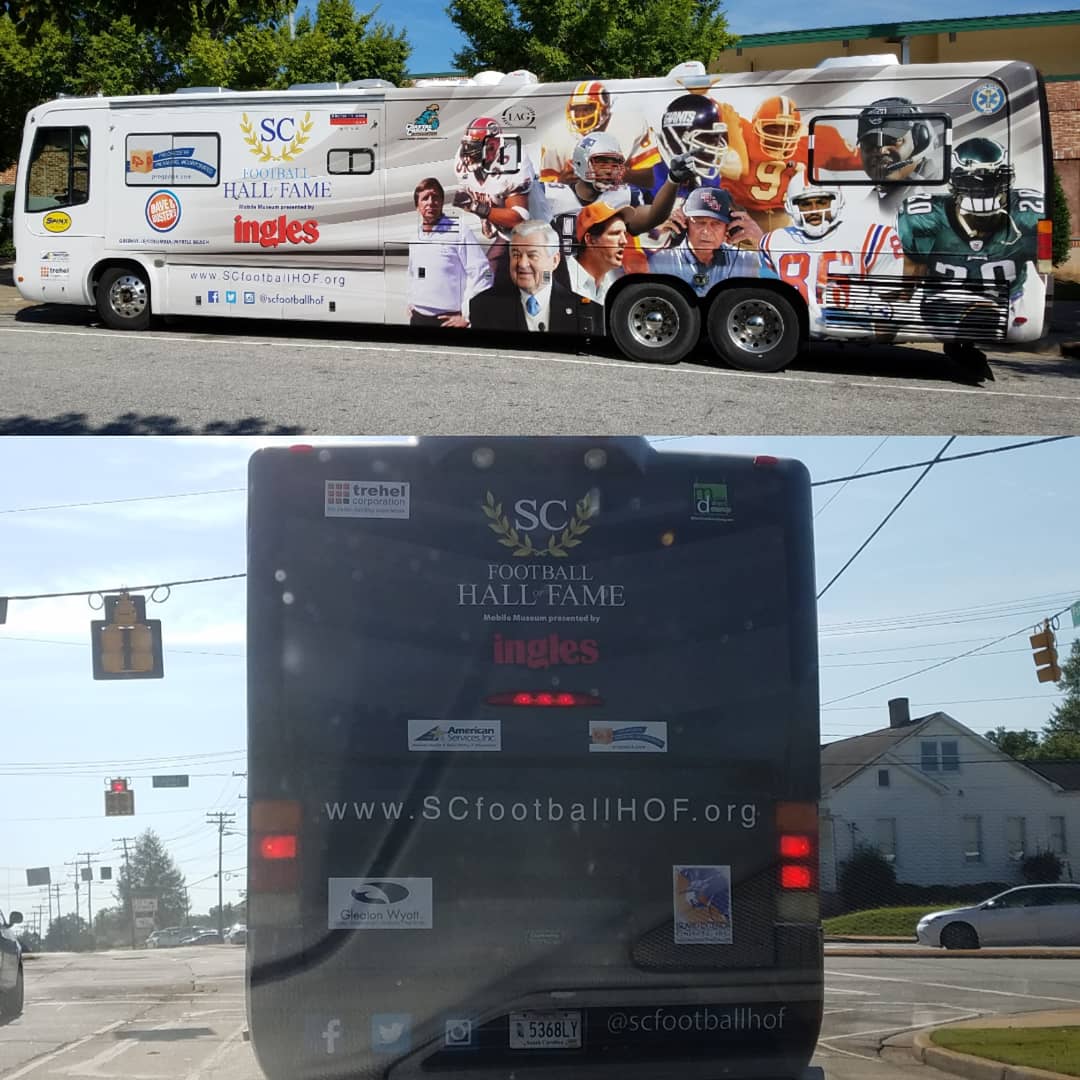 SCFootballHOF's tweet image. Gassed up and ready to go for tomorrow! See you @DaveandBusters #Columbia for @GamecockFB vs. @FootballUGA Watch Party at 3:30! ft. #SCFHOF18 Inductee John Abraham and more!