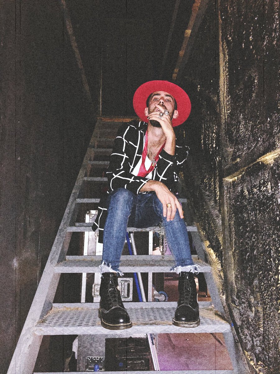 Esta noche volvemos a casa!!

Bailes en <a href="/teatroKAPITAL/">Kapital OFICIAL</a>