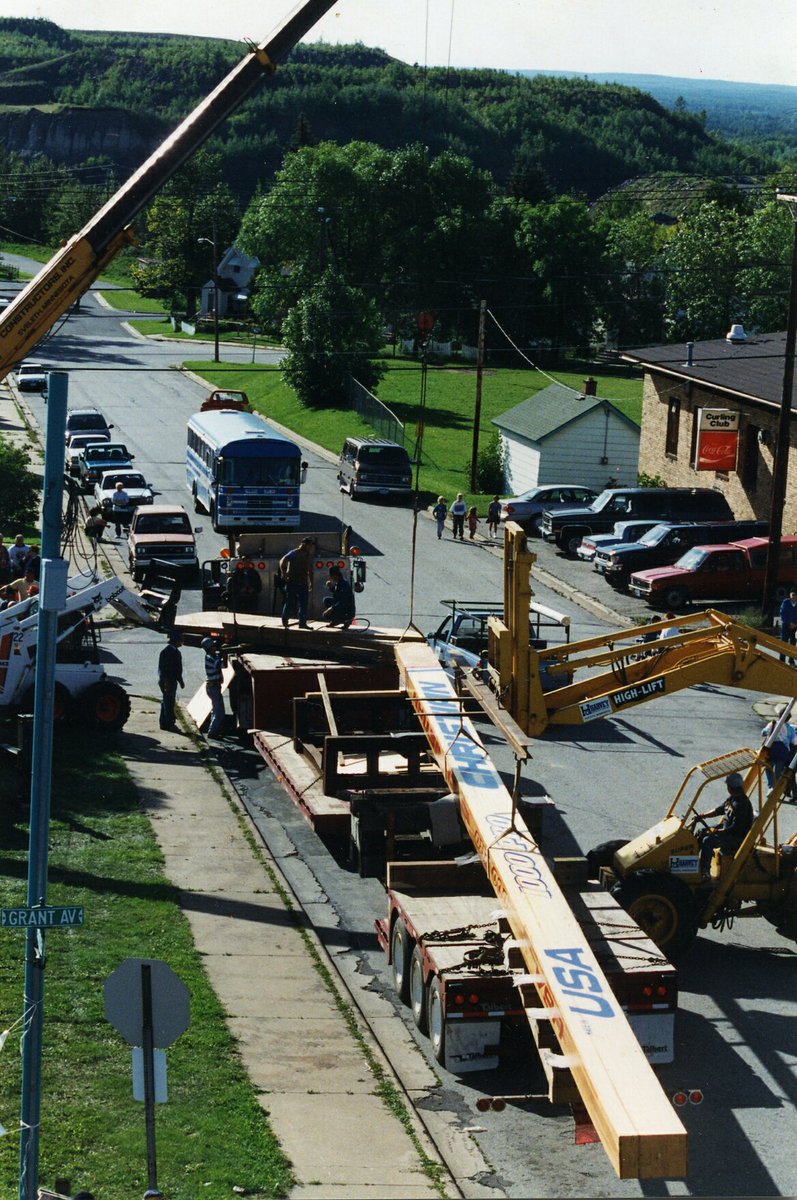 VintageMNHockey's tweet image. Today in 1995, the crew at Christian Bros. Sticks in Warroad, MN 107 ft. stick of white &amp;amp; yellow aspen at,7000lbs, was loaded onto a Kirscher Trucking transport and hauled, free of charge, to Eveleth.  The 4hr trip required a full MN Highway Patrol escort