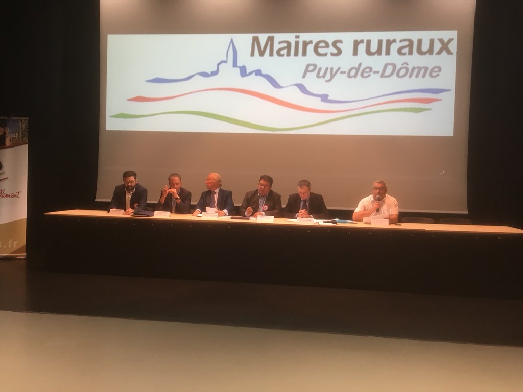 CARLIERPatrick2's tweet photo. AG de l’#AMR63. c’est parti...100 maires présents pour partager sur l’avenir de nos #territoires d’ #Auvergne @Departement63 @bricehortefeux https://t.co/ogA7LUdcCS