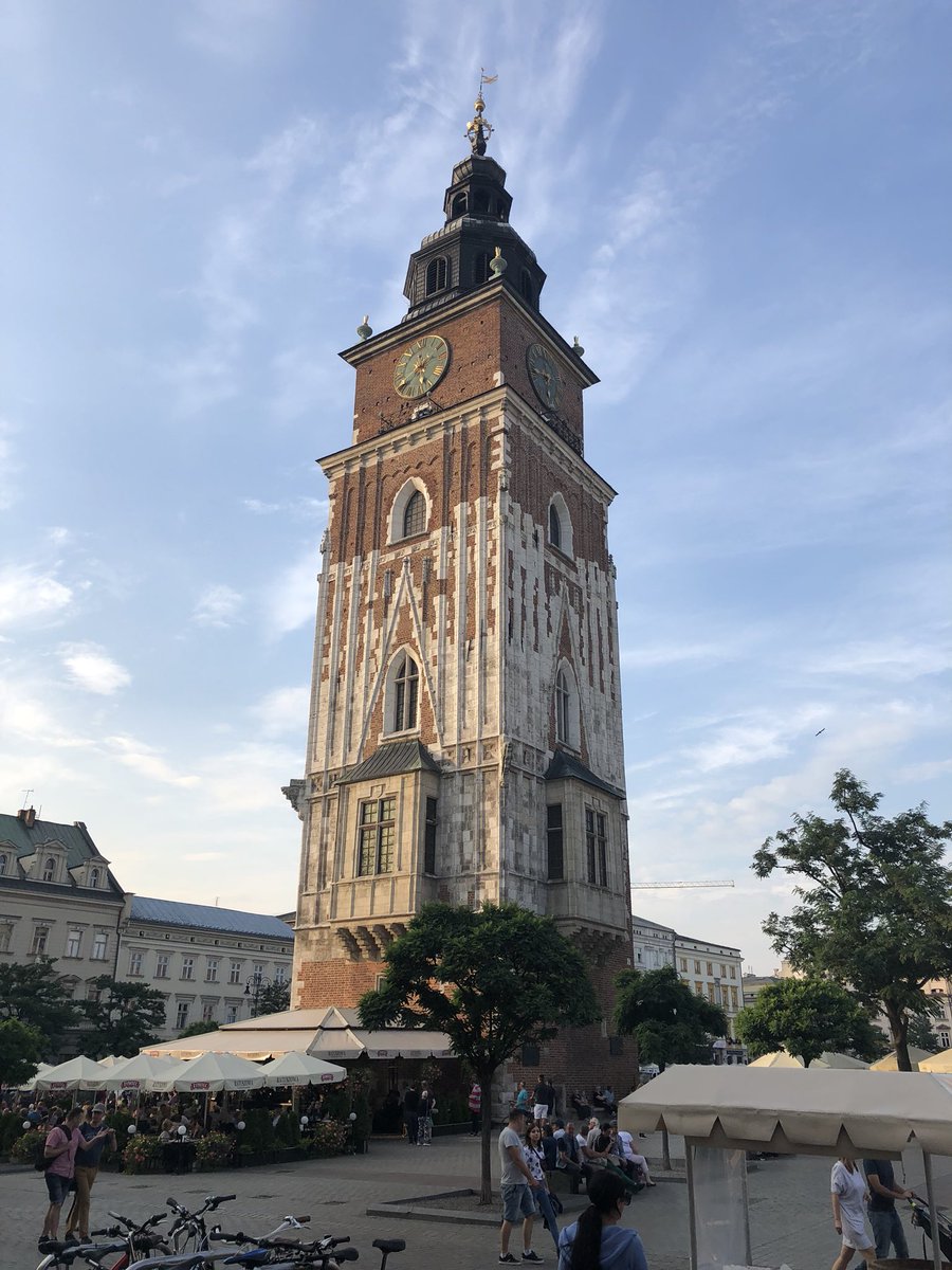 GeritLinneweber's tweet photo. #neurofly2018 our last hours in Kraków, it was a truly a blast! Perfect hosts, good science in a beautiful city. See you in two years in Toledo! https://t.co/foJlnSV8UY