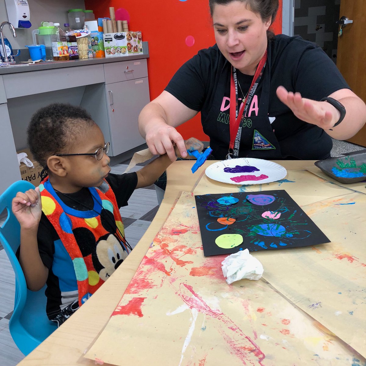 Circles and paint, with Ms Lee #jardinesteam #wearetps