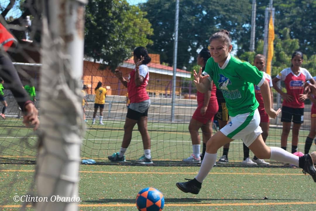LaSandino's tweet photo. #AlDía Segundo día de la #CopaFES, disciplinas de volleyball, basket y futbol.
#SeptiembreVictorioso https://t.co/PUTN1XCAhR