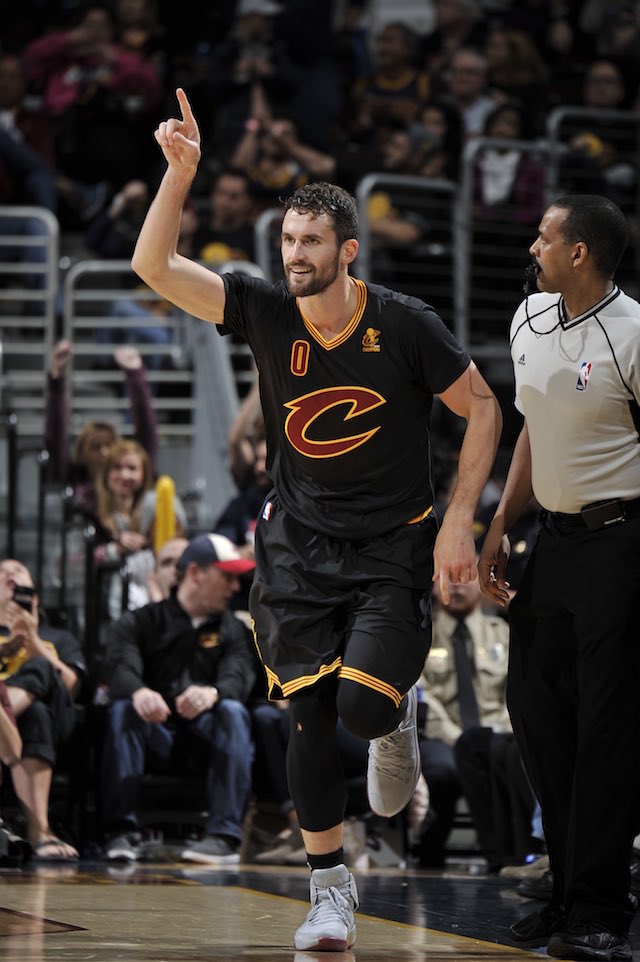 Happy birthday to a pair of NBA studs, Kevin Love (30) and Donovan Mitchell (22)!!    