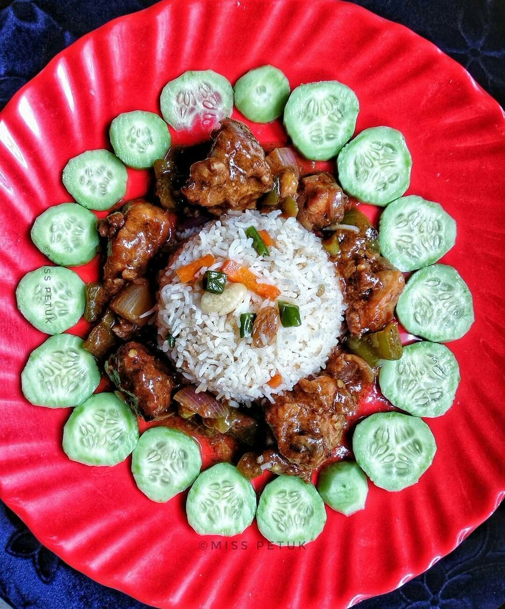 FamzzyShopping's tweet photo. FRIED RICE AND CHILLY CHICKEN - Credit to @miss.petuk 

#chinesecuisine #chinese #chinesefood #china #dinner #chicken #foodporn #food #foodie #bloggers #blogger #kolkata  #delhi #india #indian #rice #shop

🔽🔽🔽🔽🔽
Follow  @FamzzyShopping https://t.co/ykXZacewqn