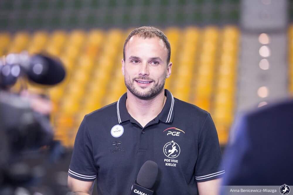kielcehandball's tweet photo. O godz. 18:30 rozpoczynamy pierwszy mecz @PGNiGSuperliga w sezonie 2018/19 w #HalaLegionów 🤾‍♂️🔝

📸 @ABMprojekt 
#gramyrazem #handball #VIVGOR https://t.co/7oijb438SD